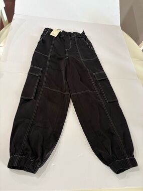 Elan NWT black Cargo Jogger Pants with Contrast Stitching, women’s medium